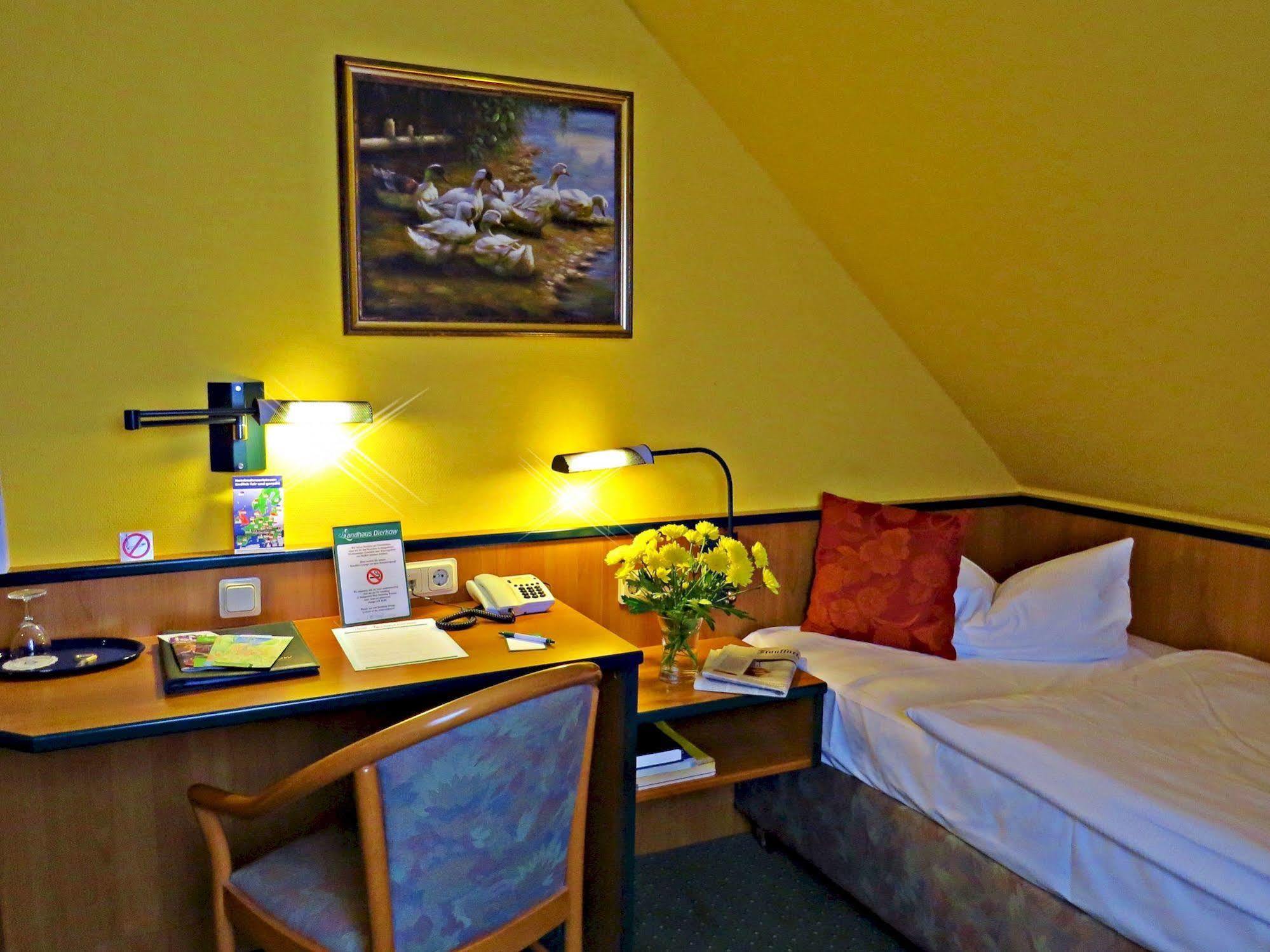 Hotel Landhaus Dierkow Rostock Kültér fotó